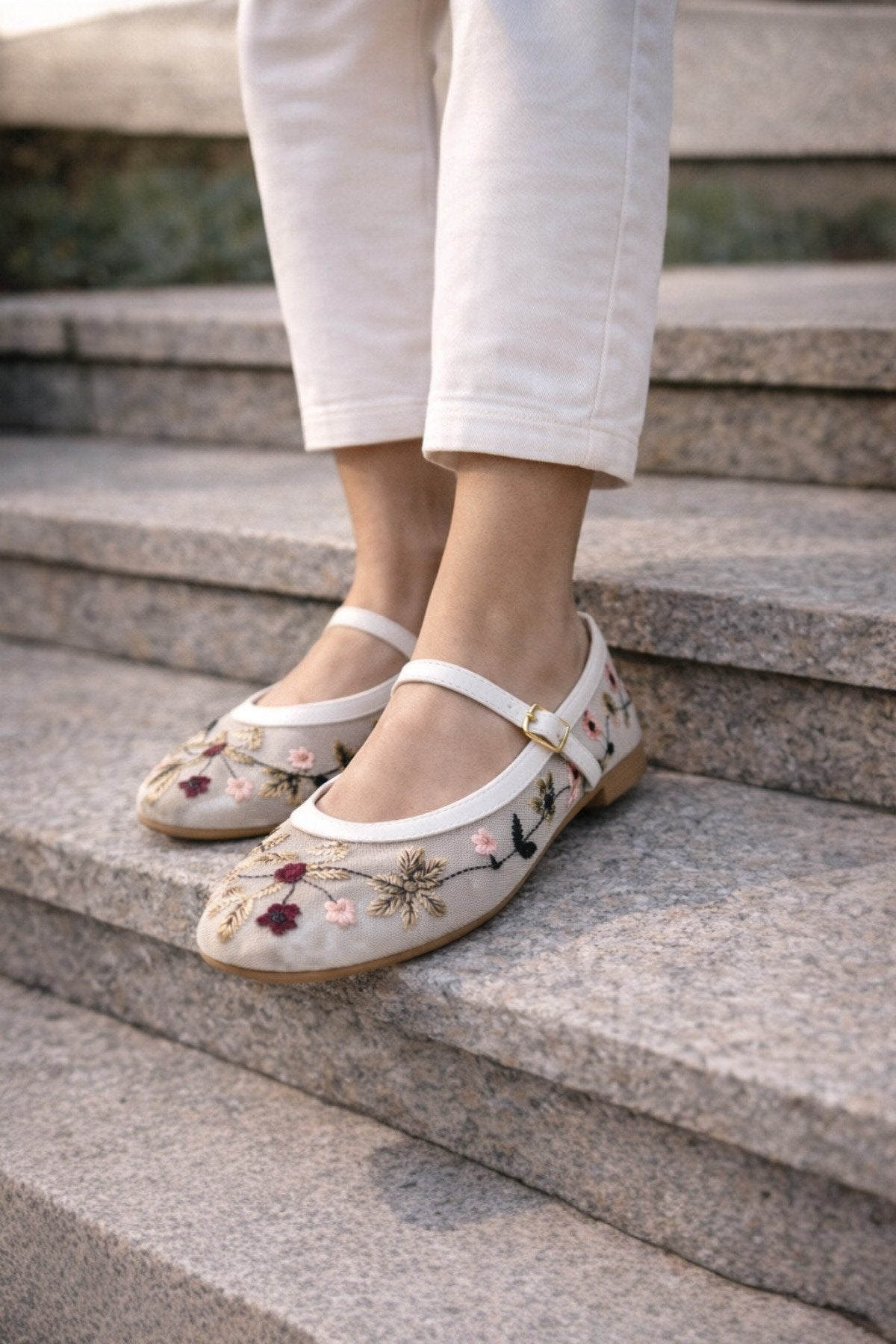 Women's White Floral Embroidered Mary Jane Ballet Flats Casual Comfortable Flat Shoes
