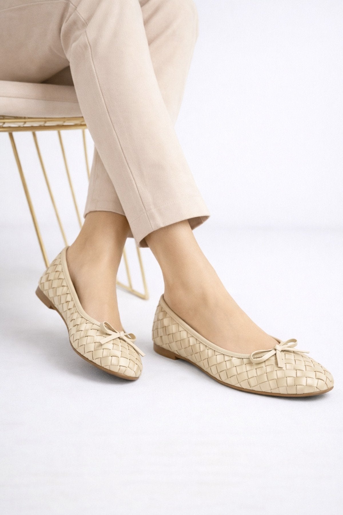 Women's Beige Faux Leather Textured Knit Pattern Bow Ballet Flats