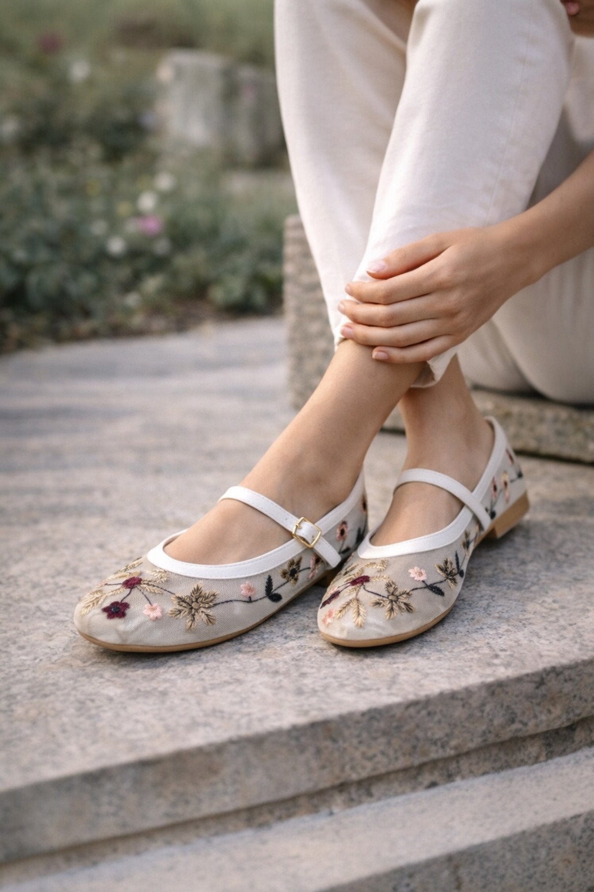 Women's White Floral Embroidered Mary Jane Ballet Flats Casual Comfortable Flat Shoes