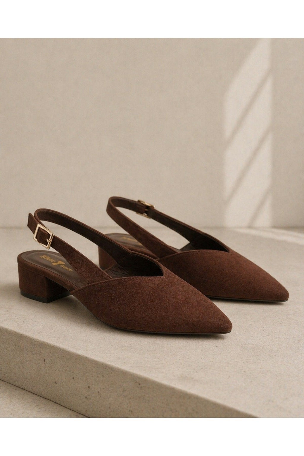 Kadın Bej Süet Kısa Topuklu Ayakkabı – Sivri Burun Şık Slingback