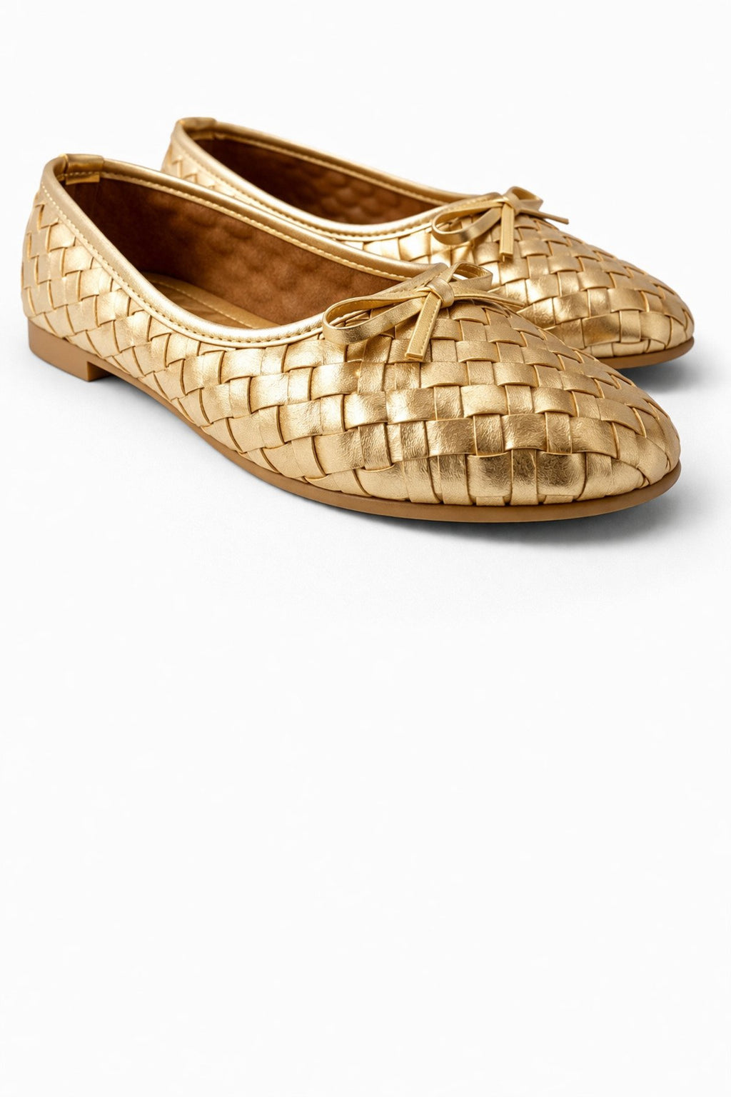 Kadın Altın Suni Deri Dokulu Örgü Desenli Fiyonklu Babet